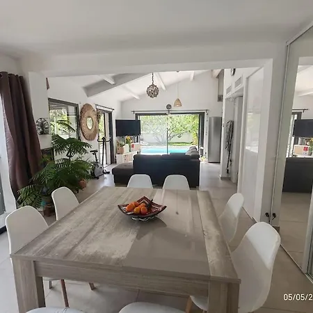 Feriehus Au Calme Avec Piscine, 600 M De La *
