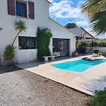 Au Calme Avec Piscine, 600 M De La Ferienhaus