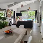 Ferienhaus Au Calme Avec Piscine, 600 M De La Saint-Raphaël